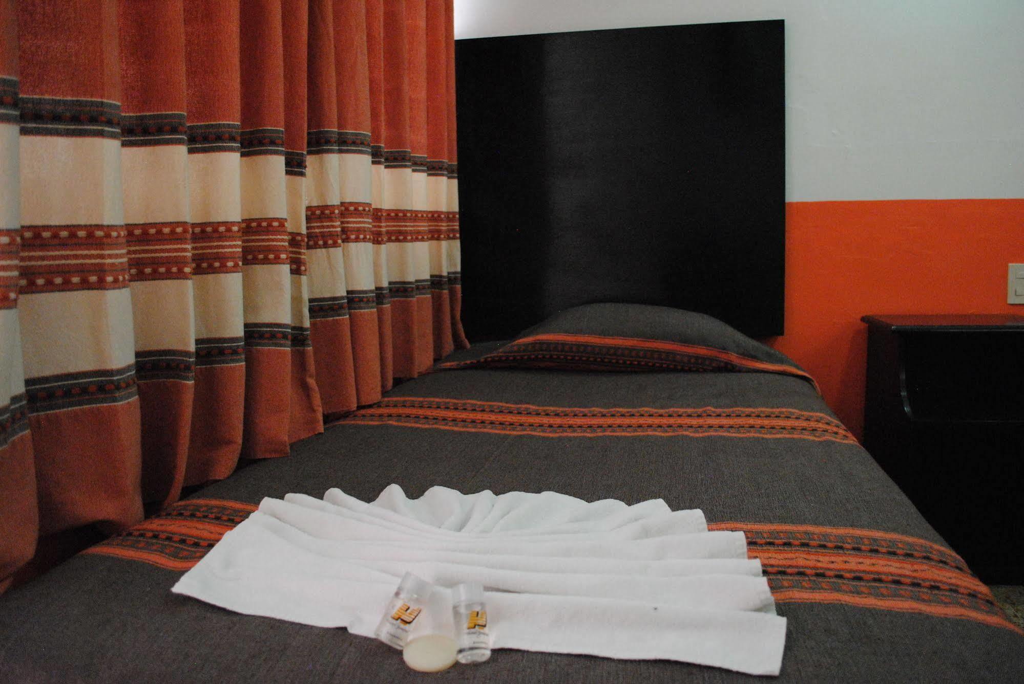 Hotel Jimenez Oaxaca Bagian luar foto