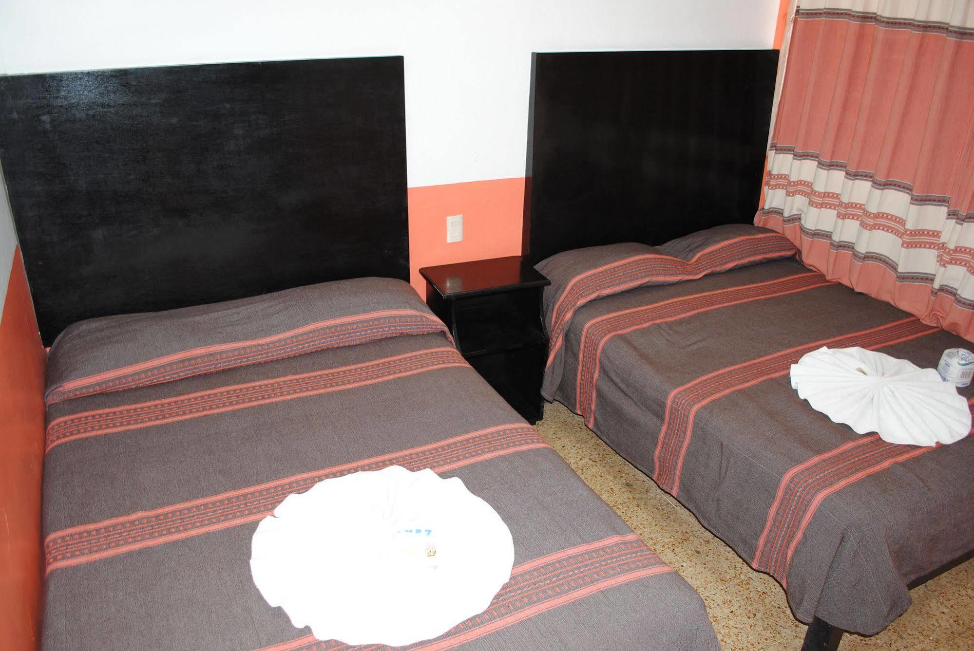 Hotel Jimenez Oaxaca Bagian luar foto