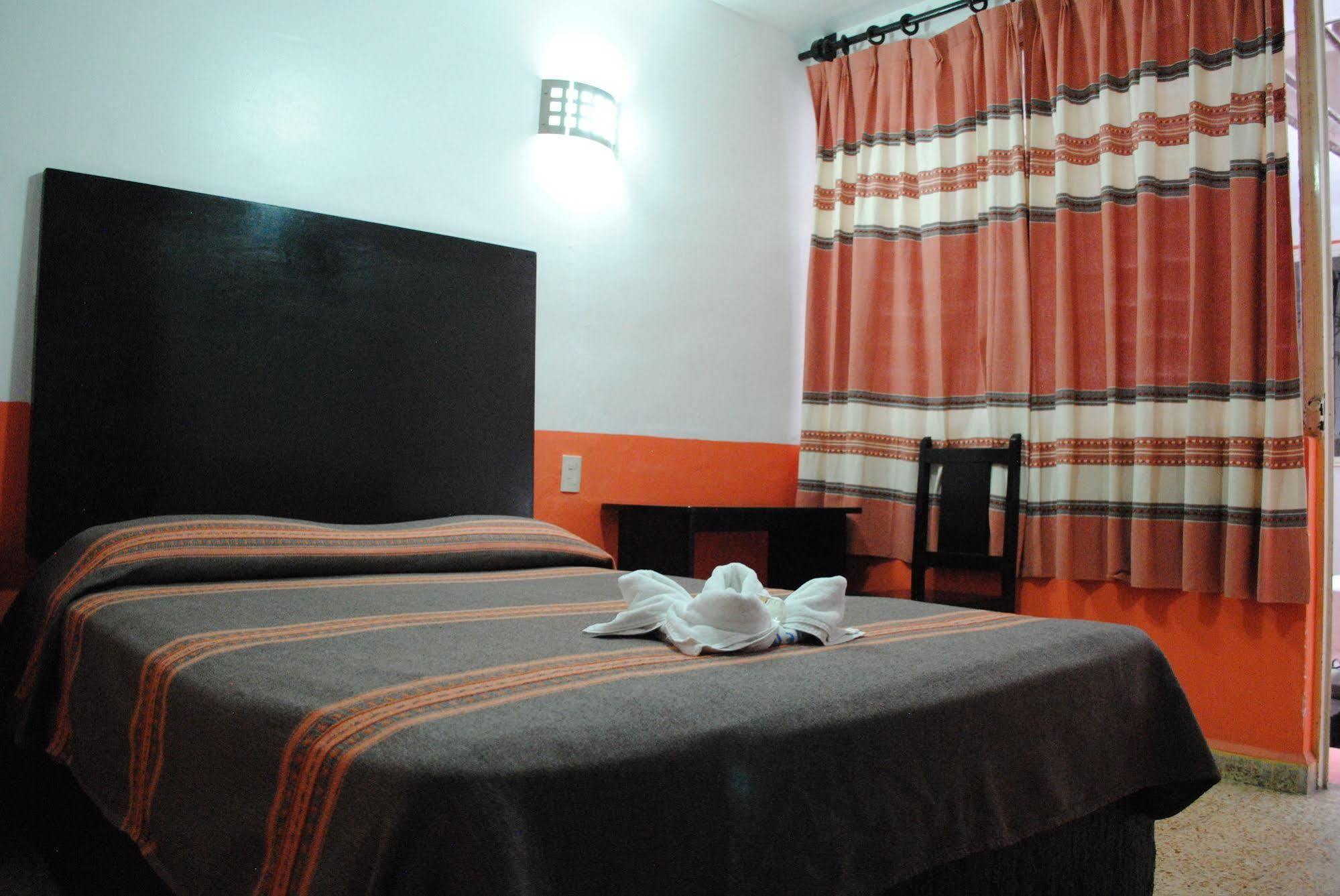 Hotel Jimenez Oaxaca Bagian luar foto